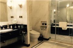 Honour Lake-view Room C