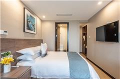 Business Queen Room