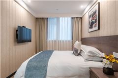 Business Queen Room