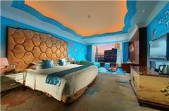 Dream Tour Family Room