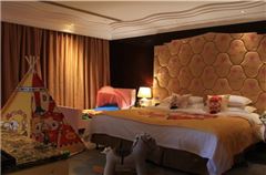 GGbond·Cool Deluxe Family Room