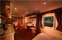 Couples Motor Homes