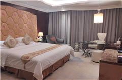 Panoramic Queen Room