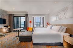 Executive Ocean-view Queen Apartment