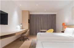 Executive Ocean-view Twin Apartment