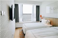 Executive Ocean-view Twin Apartment