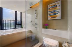 Classic Ocean-view Queen Apartment