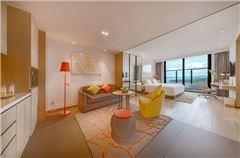 Classic Ocean-view Queen Apartment
