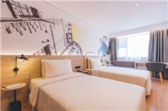 Light Standard Room