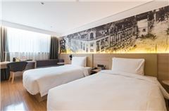 Light Standard Room