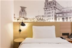Light Standard Room