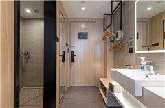 Light Standard Room