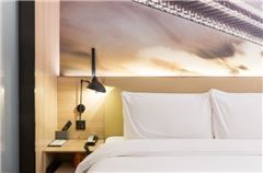 Light Enjoy Queen Room