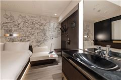 Queen Room