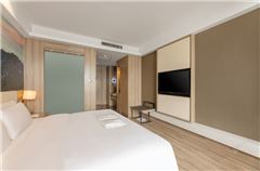 Wooden Queen Room
