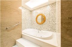 Grace Royal Suite