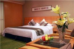 Business Queen Room