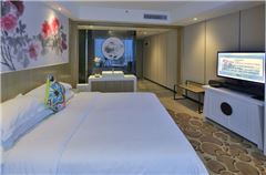 Luxury Queen Room