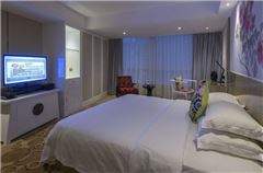 Luxury Queen Room