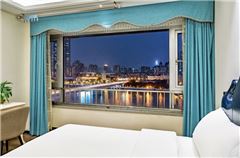 Deluxe River-view Twin Room
