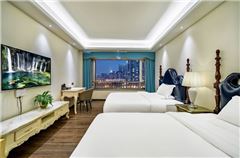 Deluxe River-view Twin Room