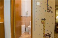 Family Queen Room