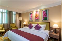 Deluxe Queen Room