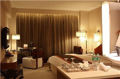 Noble Club Floor Guest Room