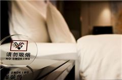 豪华大床房