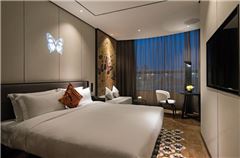 Luxury Queen Room