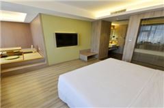 Executive Queen Room