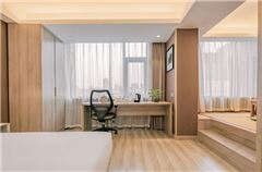 Executive Queen Room