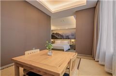 Executive Queen Room