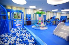 Aire de jeux pour enfants / club pour enfants