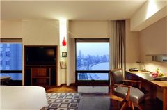 Bund River-view Room