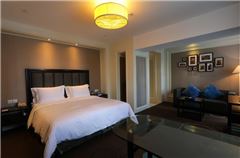Luxury City-view Queen Room
