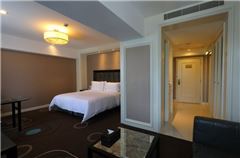 Luxury City-view Queen Room