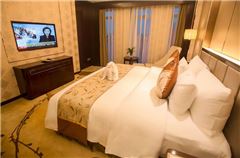 Executive Queen Room