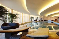piscine intérieure