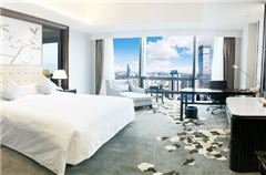 Deluxe Executive Queen Room