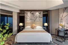 Deluxe Executive Queen Room