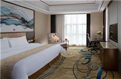 Business Queen Room