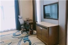Business Queen Room