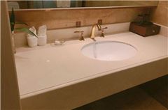 Business Queen Room