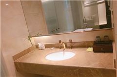 Executive Queen Room