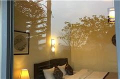 Garden Queen Room