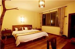 Garden Queen Room