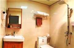 Garden Queen Room