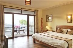 Super Panoramic Queen Room