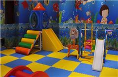 Aire de jeux pour enfants / club pour enfants